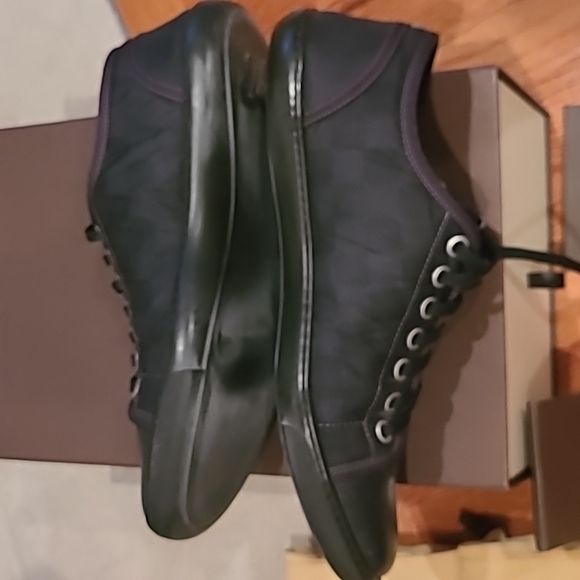Men's Louis Vuitton Damier Sneakers - Picture 12 of 16